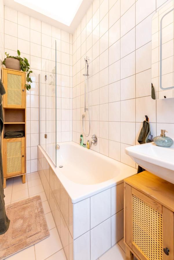 Zentral In Coburg: Exklusive Stadtwohnung - Ideal Fuer Gruppen Coburgo Exterior foto